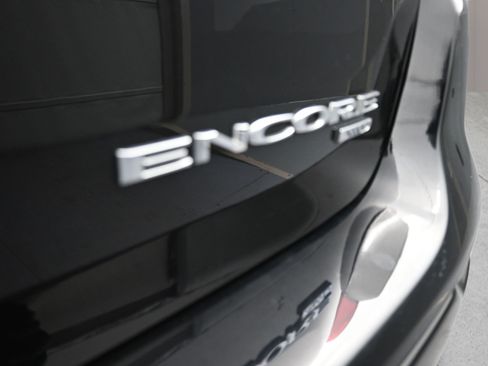 Used 2022 Buick Encore Preferred w/ Safety Package AWD/4WD image 27