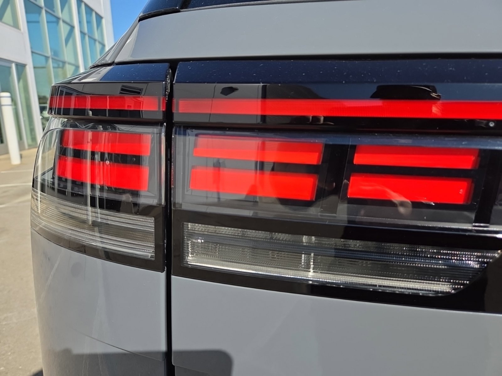 New 2027 Volkswagen Atlas SEL R-Line AWD/4WD image 6