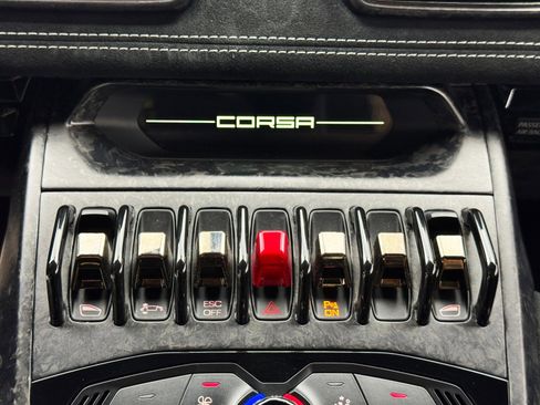 Used 2018 Lamborghini Huracan Performante image 33