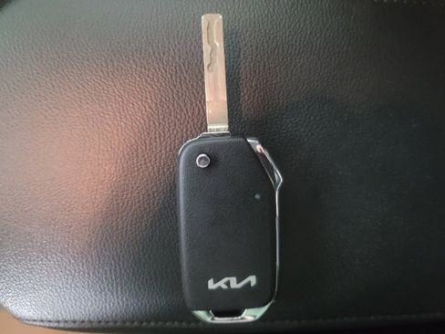 Used 2022 Kia Soul LX FWD image 32
