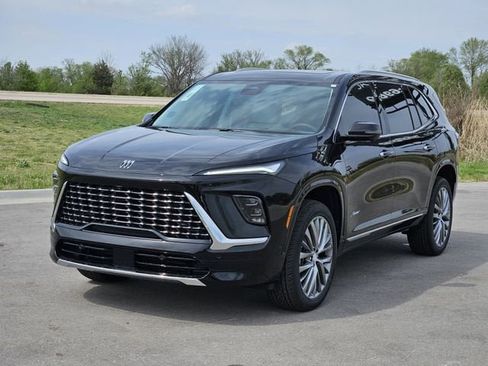 New 2026 Buick Enclave Avenir w/ Super Cruise Package FWD image 2