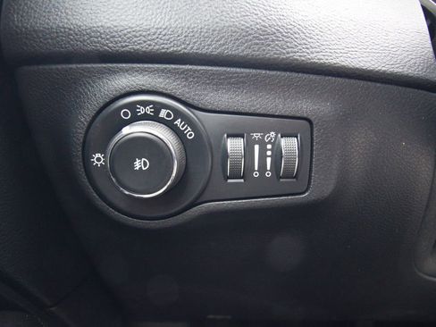 Used 2019 Jeep Compass Altitude image 21