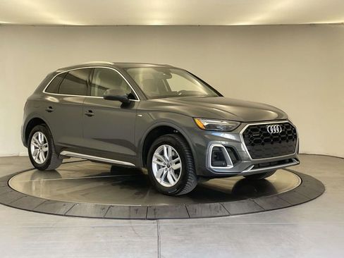 Used 2023 Audi Q5 2.0T Premium w/ Convenience Package image 9