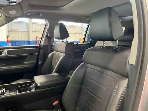 Used 2025 Hyundai Santa Fe Limited AWD/4WD image 22