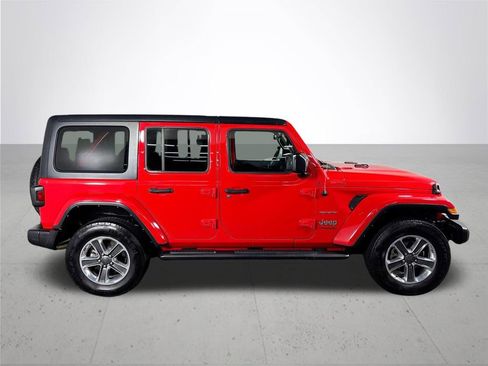Used 2022 Jeep Wrangler Unlimited Sahara w/ Cold Weather Group image 5