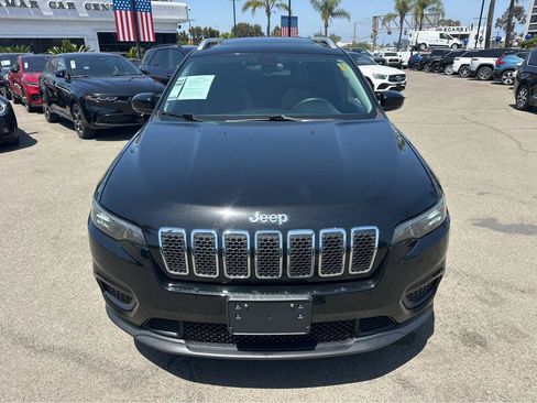Used 2020 Jeep Cherokee Latitude FWD image 2