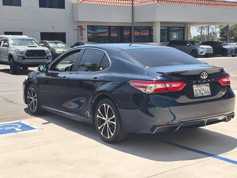 Used 2018 Toyota Camry SE FWD image 7