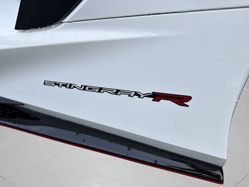 Used 2025 Chevrolet Corvette Stingray Coupe RWD image 10