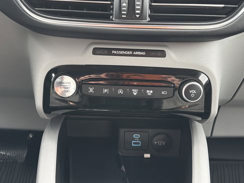 Used 2023 Ford Escape Platinum w/ Premium Technology Package image 21