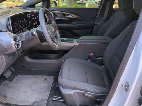 Used 2025 Chevrolet Equinox EV LT image 18