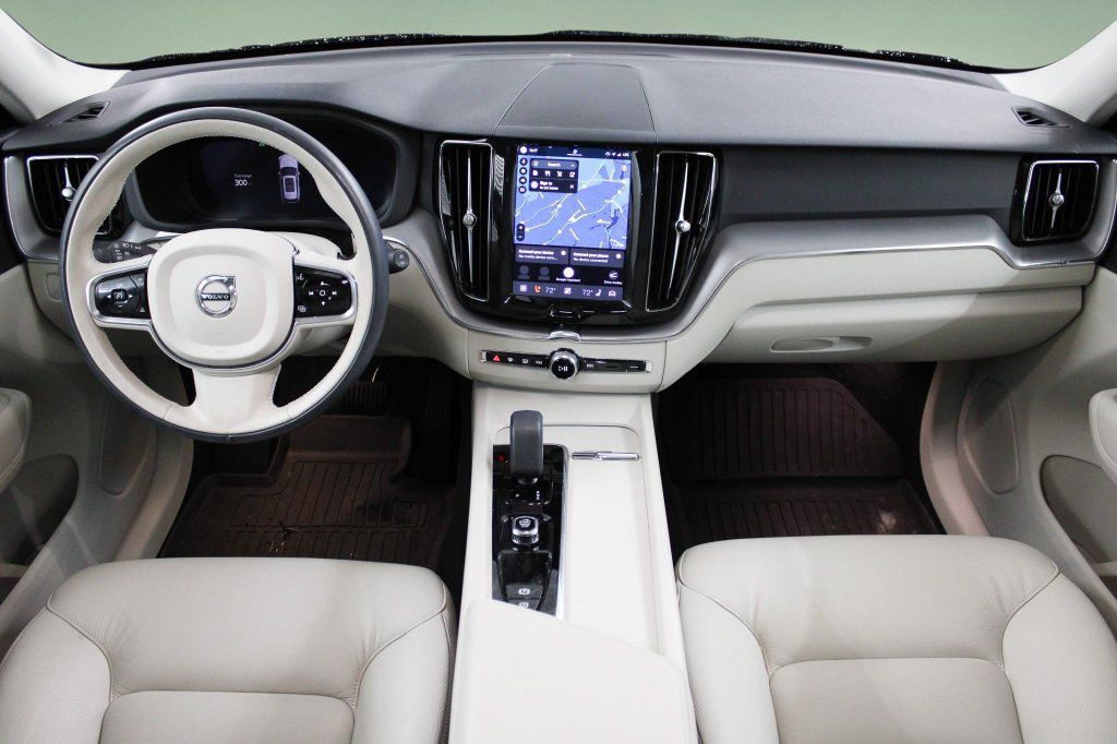Used 2024 Volvo XC60 B5 Core w/ Protection Package Premier AWD/4WD image 19