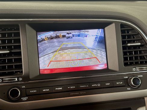 Used 2018 Hyundai Elantra SEL image 19