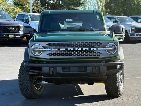 New 2025 Ford Bronco Badlands image 2