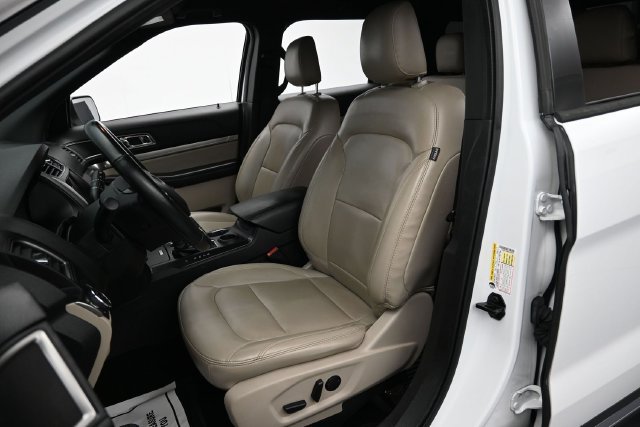 Used 2019 Ford Explorer XLT w/ Equipment Group 202A FWD image 11