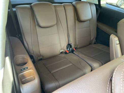 New 2026 Mercedes-Benz GLS 450 4MATIC image 40