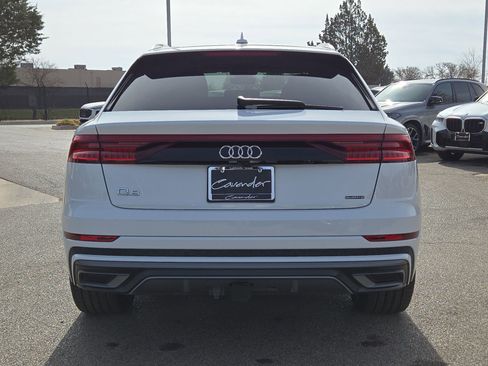 Used 2023 Audi Q8 Premium Plus image 12
