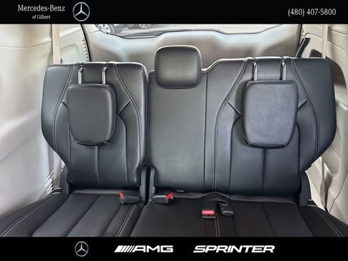 Used 2024 Chrysler Pacifica Touring-L FWD image 19