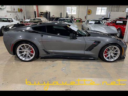 Used 2015 Chevrolet Corvette Z06 w/ 2LZ Preferred Equipment Group image 7