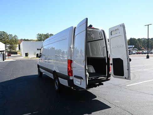 Used 2026 Mercedes-Benz Sprinter 2500 image 28