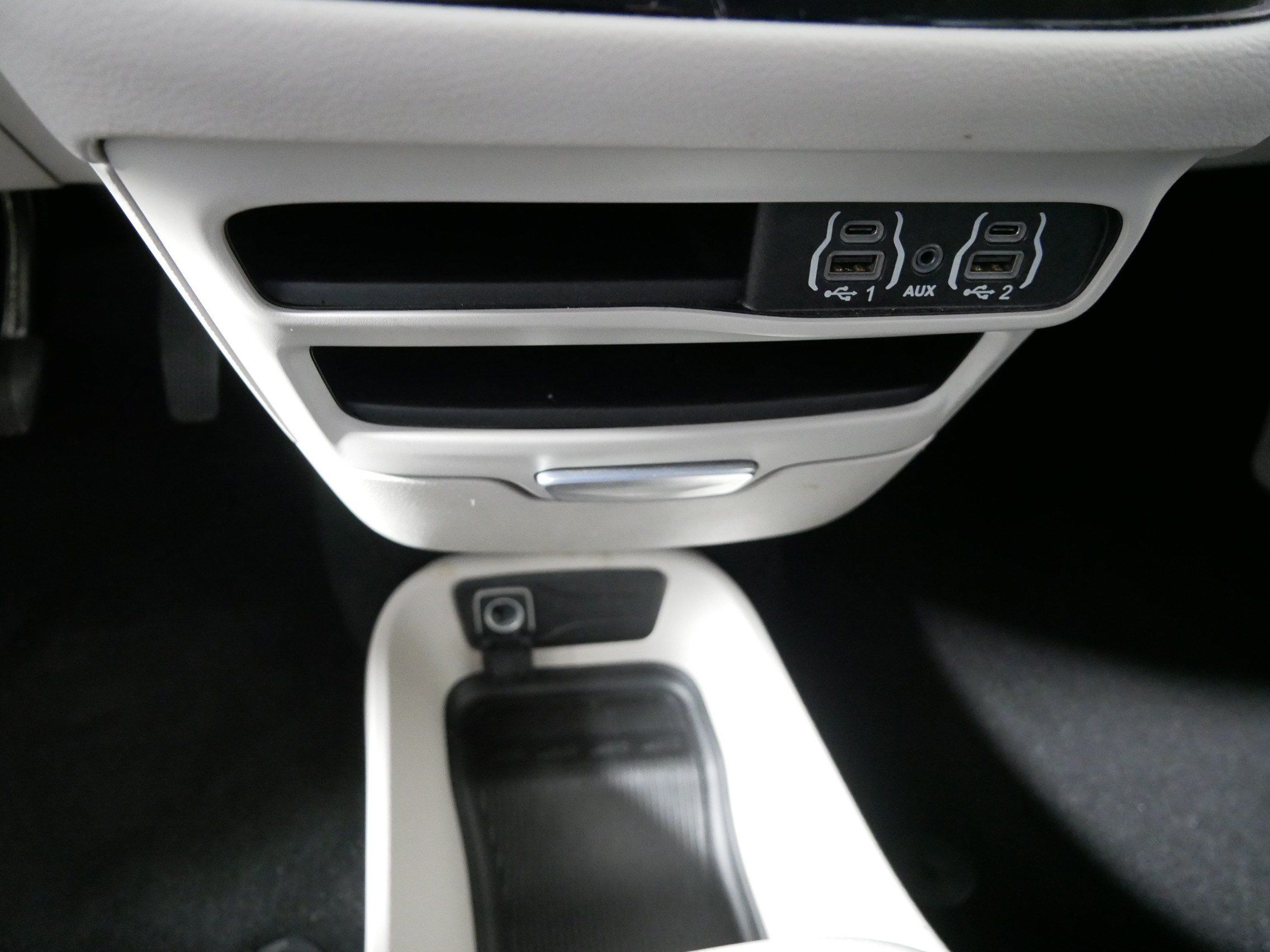 Used 2023 Chrysler Pacifica Touring-L FWD image 29