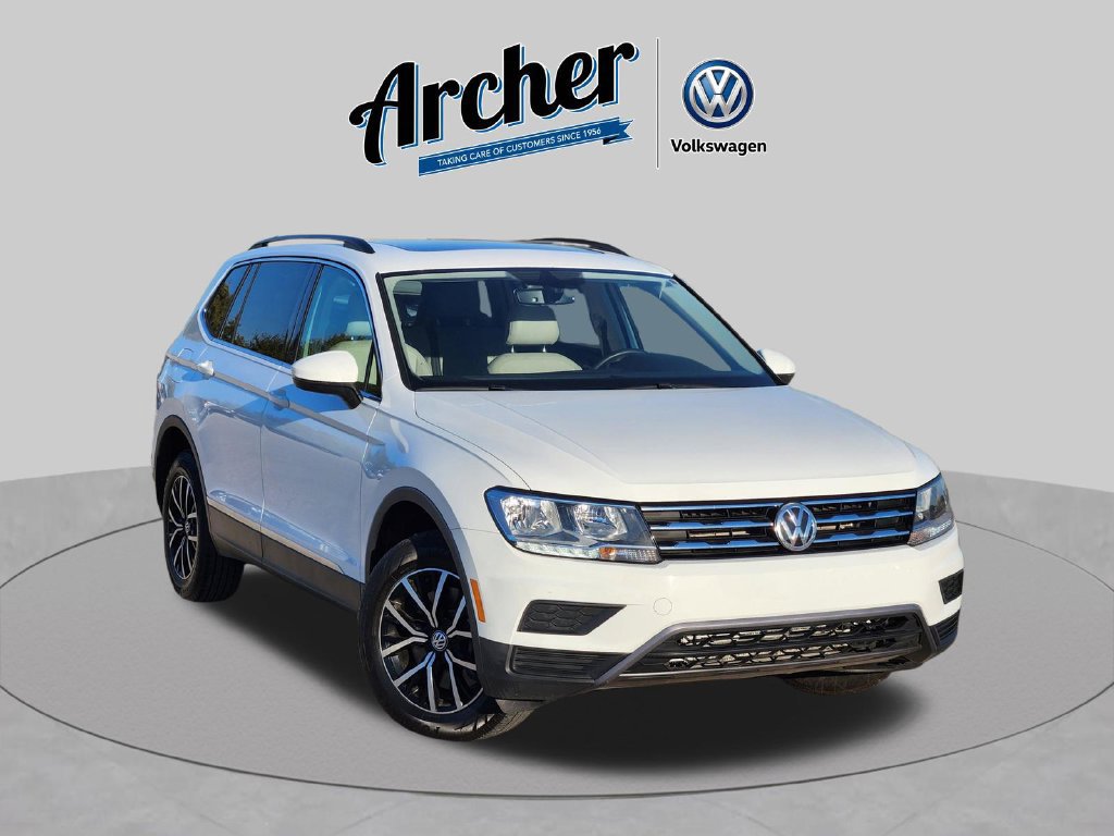 Used 2021 Volkswagen Tiguan SE w/ Panoramic Sunroof Package FWD image 1