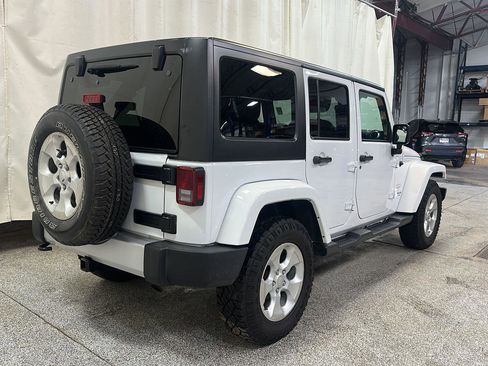 Used 2015 Jeep Wrangler Unlimited Sahara w/ Connectivity Group AWD/4WD image 6