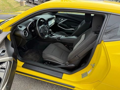 Used 2018 Chevrolet Camaro LT w/ RS Package image 10