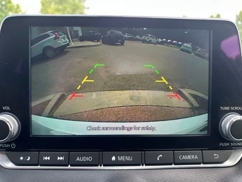 Used 2022 Nissan Sentra SV image 18