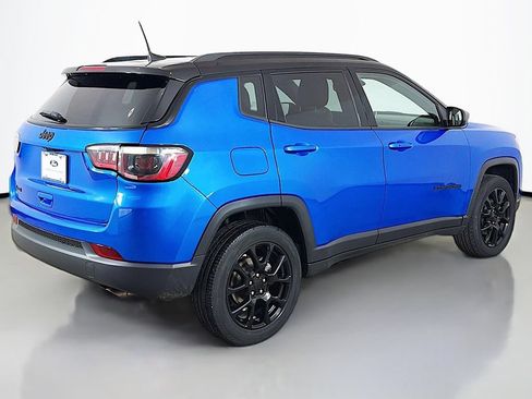 Used 2022 Jeep Compass Latitude AWD/4WD image 9