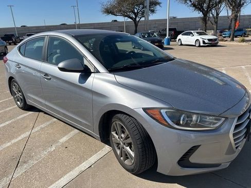 Used 2017 Hyundai Elantra SE image 3