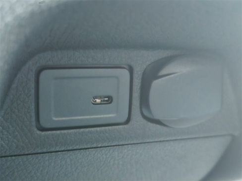 Used 2025 Mercedes-Benz Sprinter 2500 image 25