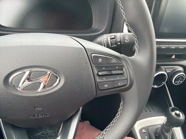 New 2026 Hyundai Venue SEL FWD image 17