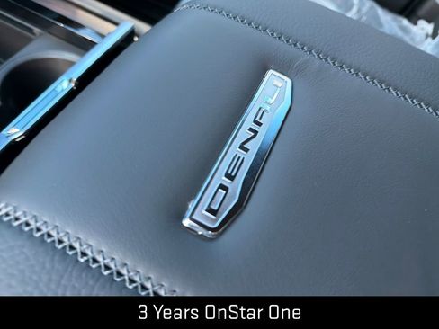 New 2026 GMC Yukon Denali w/ Denali Reserve Package AWD/4WD image 15