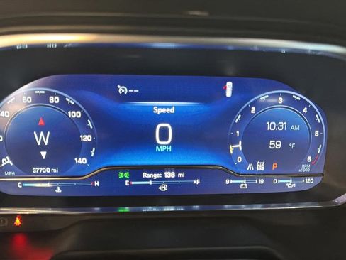 Used 2024 Chevrolet Suburban Z71 w/ Luxury Package image 24