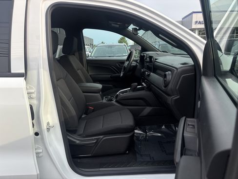 Used 2024 Chevrolet Colorado Trail Boss w/ Technology Package AWD/4WD image 24