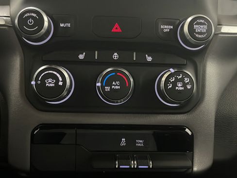 Used 2023 RAM 1500 Big Horn AWD/4WD image 16