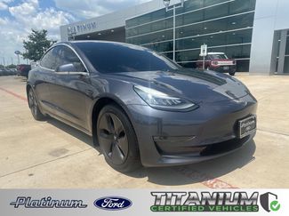 Used 2019 Tesla Model 3 Standard Range image 1