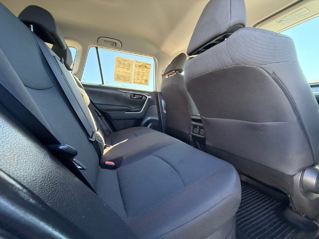 Used 2022 Toyota RAV4 LE AWD/4WD image 18