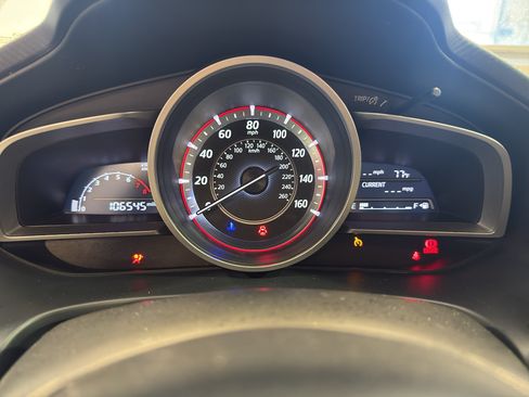 Used 2016 MAZDA MAZDA3 i Touring w/ Popular Equipment Package FWD image 17