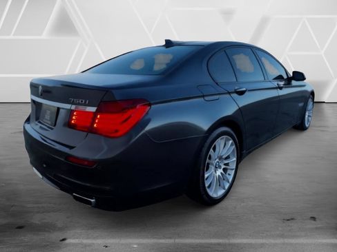 Used 2015 BMW 750i image 8
