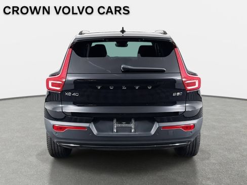 Used 2023 Volvo XC40 B5 Ultimate w/ Protection Package Premier image 7