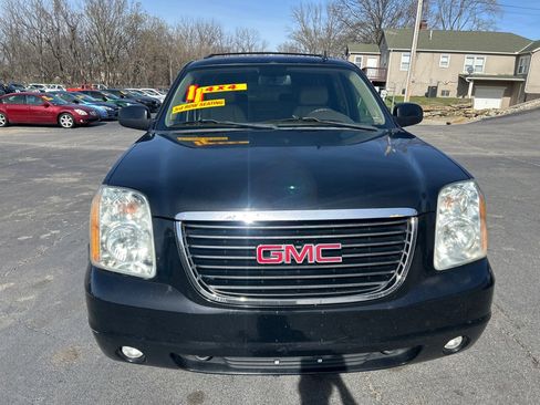 Used 2011 GMC Yukon SLT w/ SLT-2 Equipment Package AWD/4WD image 3