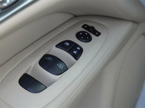 Used 2018 Nissan Pathfinder Platinum image 24