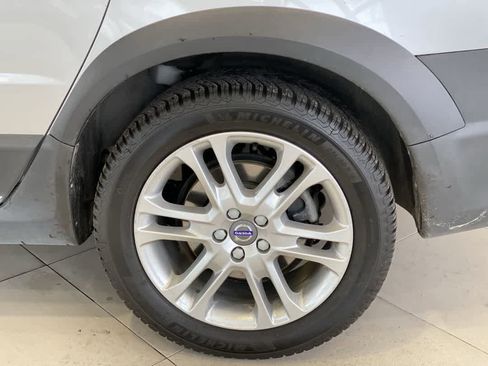 Used 2016 Volvo XC70 T5 Premier w/ Proximity Package image 13