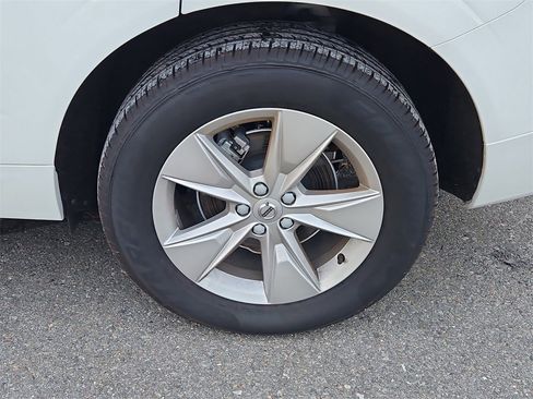 Used 2022 Volvo XC60 B5 Momentum image 8