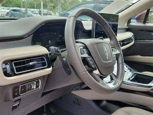 Certified 2023 Lincoln Nautilus FWD w/ Premium Package image 5