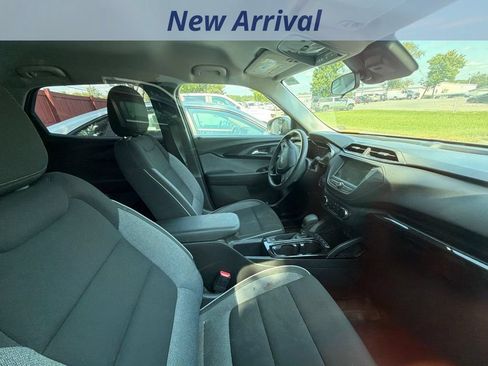 Used 2022 Chevrolet TrailBlazer LT AWD/4WD image 3