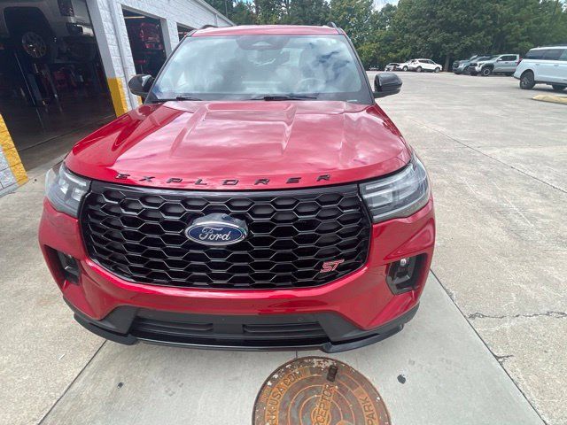 Used 2025 Ford Explorer ST AWD/4WD image 6