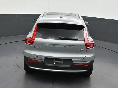Used 2024 Volvo XC40 B5 Plus AWD/4WD image 19