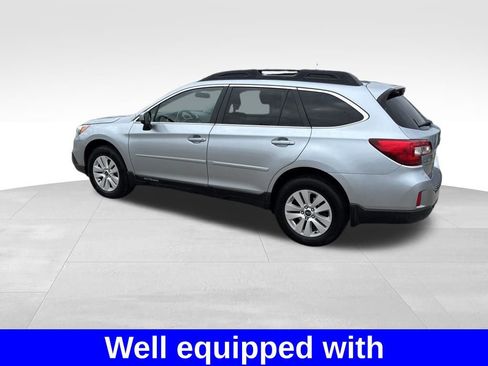 Used 2017 Subaru Outback 2.5i Premium image 3